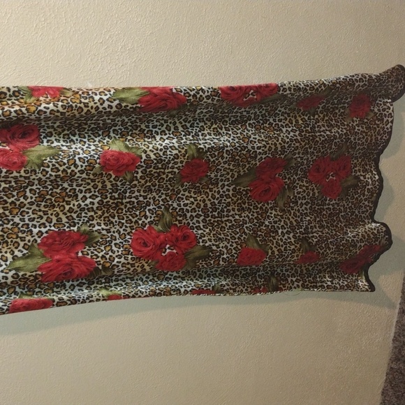 2 Piece Vintage Robe and Pajamas Set Leopard Print Rose by Liz Banks S - Picture 7 of 7